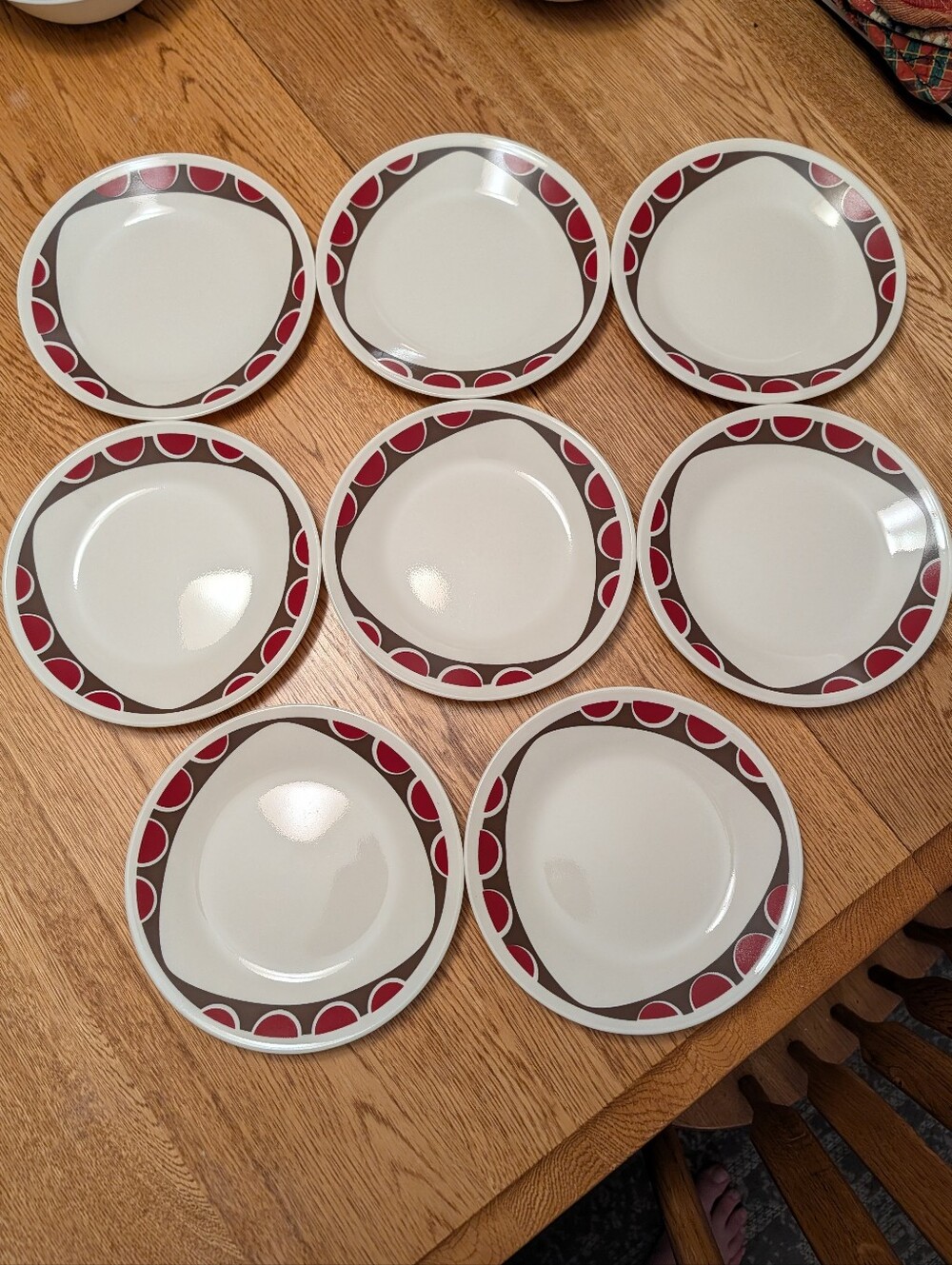8 Corning Corelle Kitu 6.75" Bread & Butter Plates Livingware Brown Arc Red EUC